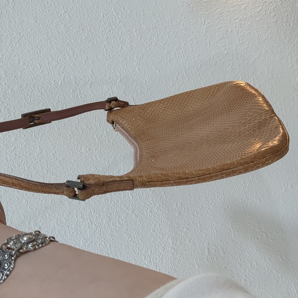 GUCCI Vintage Python Shoulder Bag From Their Exotic Leather Collection - Picture 4 of 17
